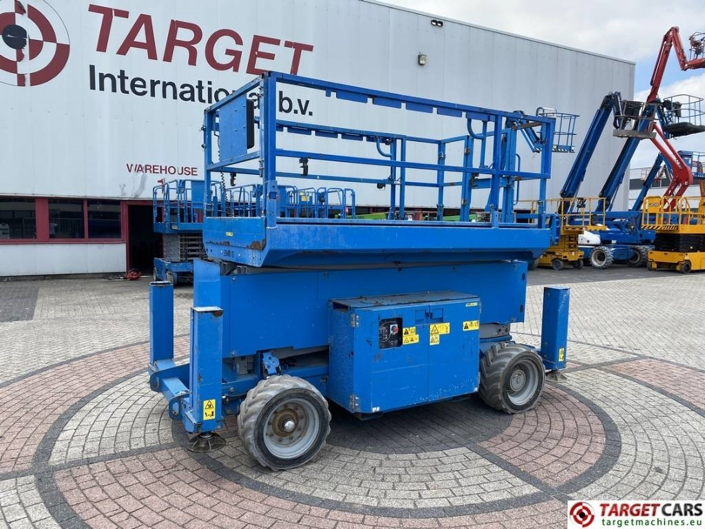 Genie GS-4069DC Electric Scissor Work Lift 1412cm - 시저 리프트 : 사진 1 Genie GS-4069DC Electric Scissor Work Lift 1412cm - 시저 리프트 : 사진 1