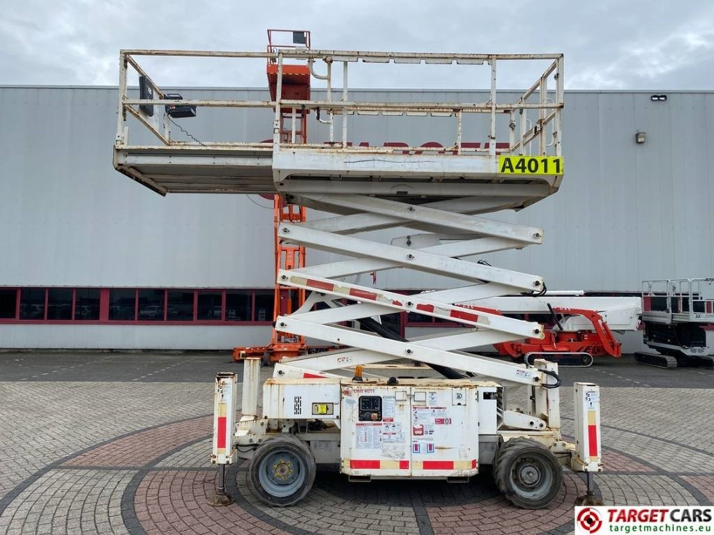 Genie GS-4069RT Diesel 4x4 Scissor Work Lift 1412cm NOCE - 시저 리프트 : 사진 5 Genie GS-4069RT Diesel 4x4 Scissor Work Lift 1412cm NOCE - 시저 리프트 : 사진 5