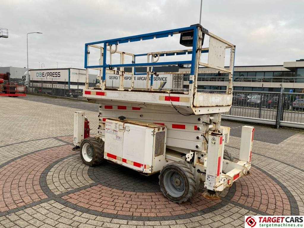 Genie GS-4069RT Diesel 4x4 Scissor Work Lift 1412cm - 시저 리프트 : 사진 2 Genie GS-4069RT Diesel 4x4 Scissor Work Lift 1412cm - 시저 리프트 : 사진 2