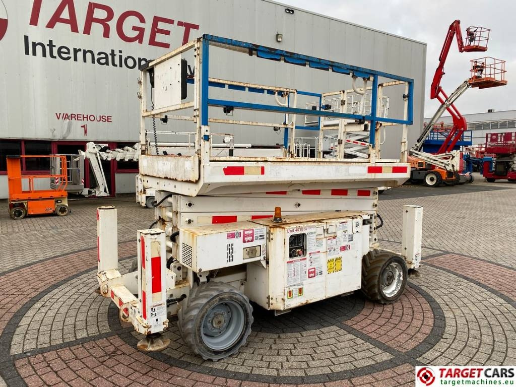 Genie GS-4069RT Diesel 4x4 Scissor Work Lift 1412cm - 시저 리프트 : 사진 1 Genie GS-4069RT Diesel 4x4 Scissor Work Lift 1412cm - 시저 리프트 : 사진 1