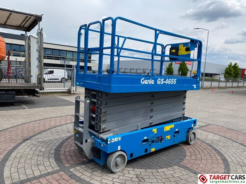 Genie GS-4655 Electric E-Drive Scissor Work Lift 1595cm - 시저 리프트 : 사진 3 Genie GS-4655 Electric E-Drive Scissor Work Lift 1595cm - 시저 리프트 : 사진 3