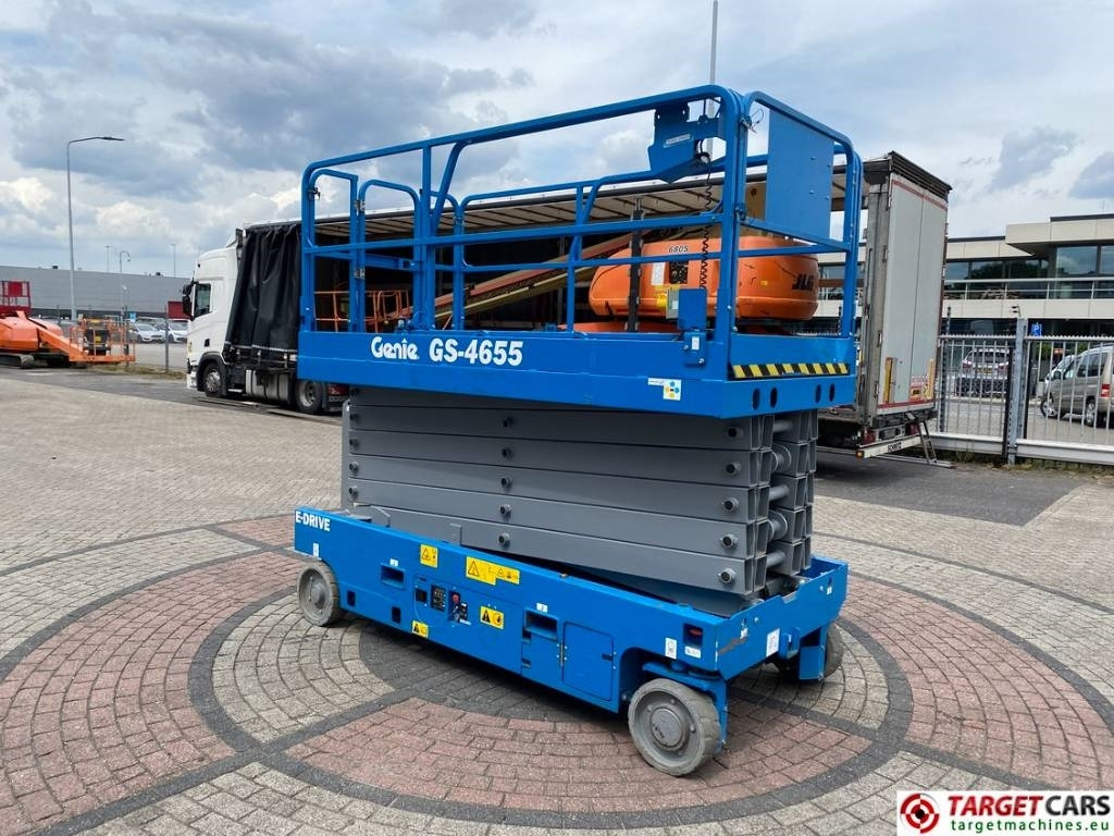 Genie GS-4655 Electric E-Drive Scissor Work Lift 1595cm - 시저 리프트 : 사진 2 Genie GS-4655 Electric E-Drive Scissor Work Lift 1595cm - 시저 리프트 : 사진 2