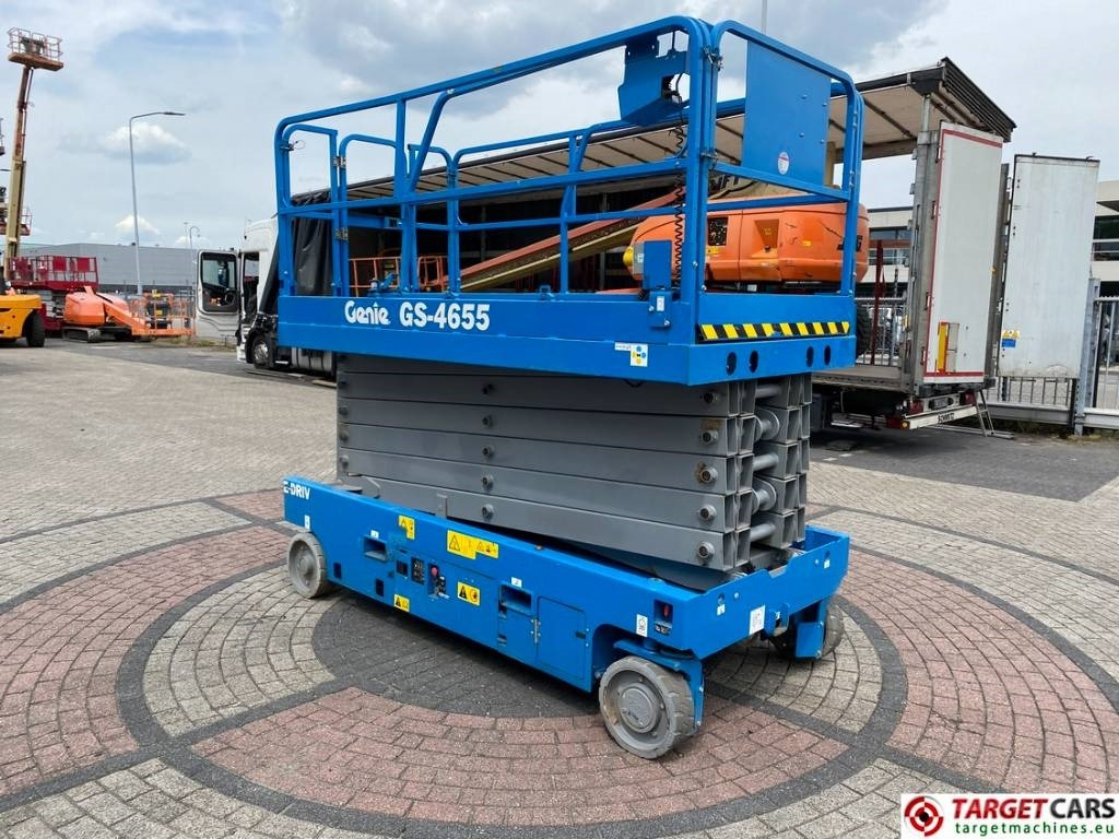 Genie GS-4655 Electric E-Drive Scissor Work Lift 1595cm - 시저 리프트 : 사진 2 Genie GS-4655 Electric E-Drive Scissor Work Lift 1595cm - 시저 리프트 : 사진 2