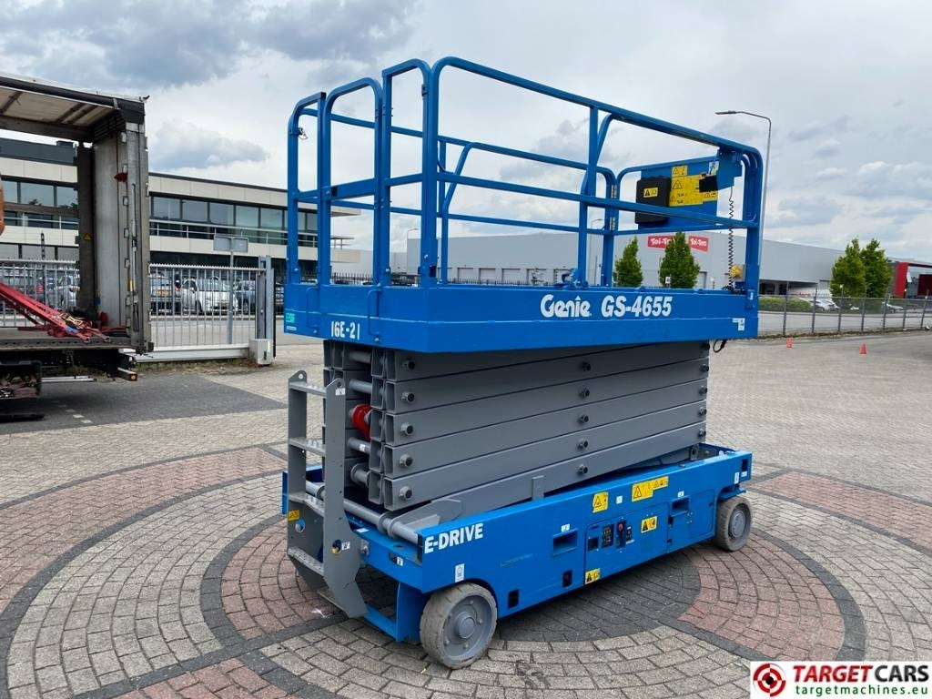 Genie GS-4655 Electric E-Drive Scissor Work Lift 1595cm - 시저 리프트 : 사진 3 Genie GS-4655 Electric E-Drive Scissor Work Lift 1595cm - 시저 리프트 : 사진 3