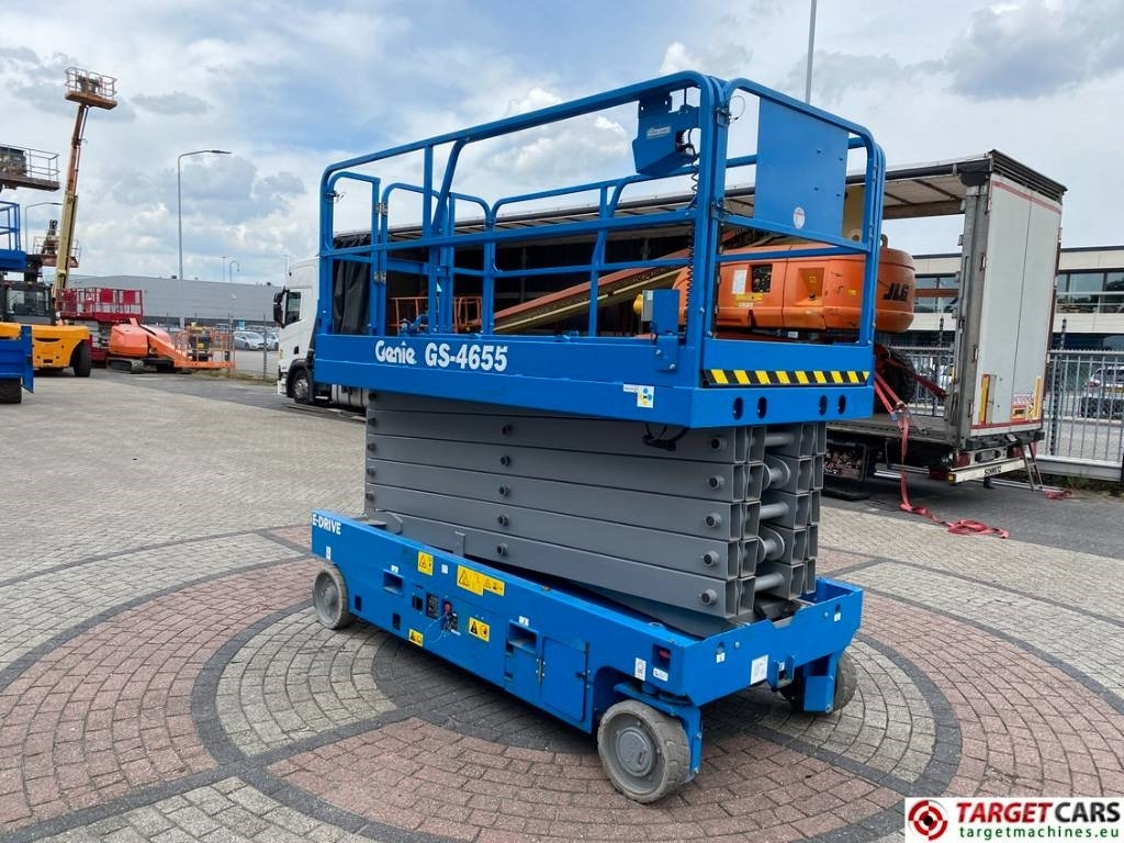 Genie GS-4655 Electric GS4655 Scissor Work Lift 1595cm - 시저 리프트 : 사진 2 Genie GS-4655 Electric GS4655 Scissor Work Lift 1595cm - 시저 리프트 : 사진 2