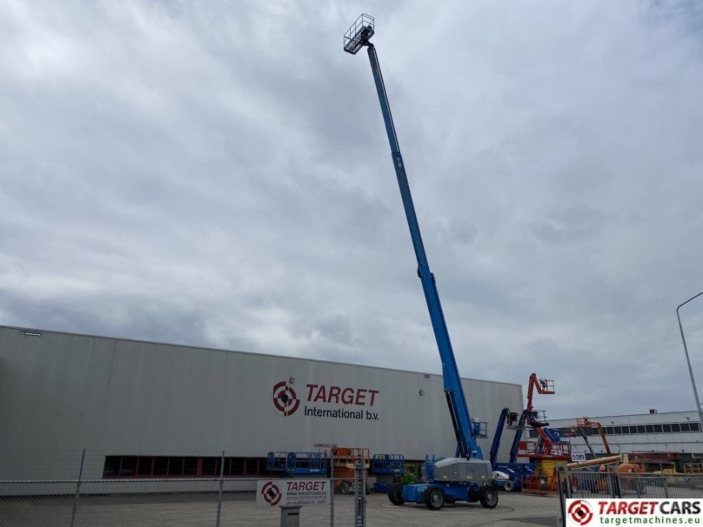 Genie S-100HD Articulated 4x4x4 Diesel Boom Lift 3248cm - 텔레스코픽 붐 : 사진 5 Genie S-100HD Articulated 4x4x4 Diesel Boom Lift 3248cm - 텔레스코픽 붐 : 사진 5