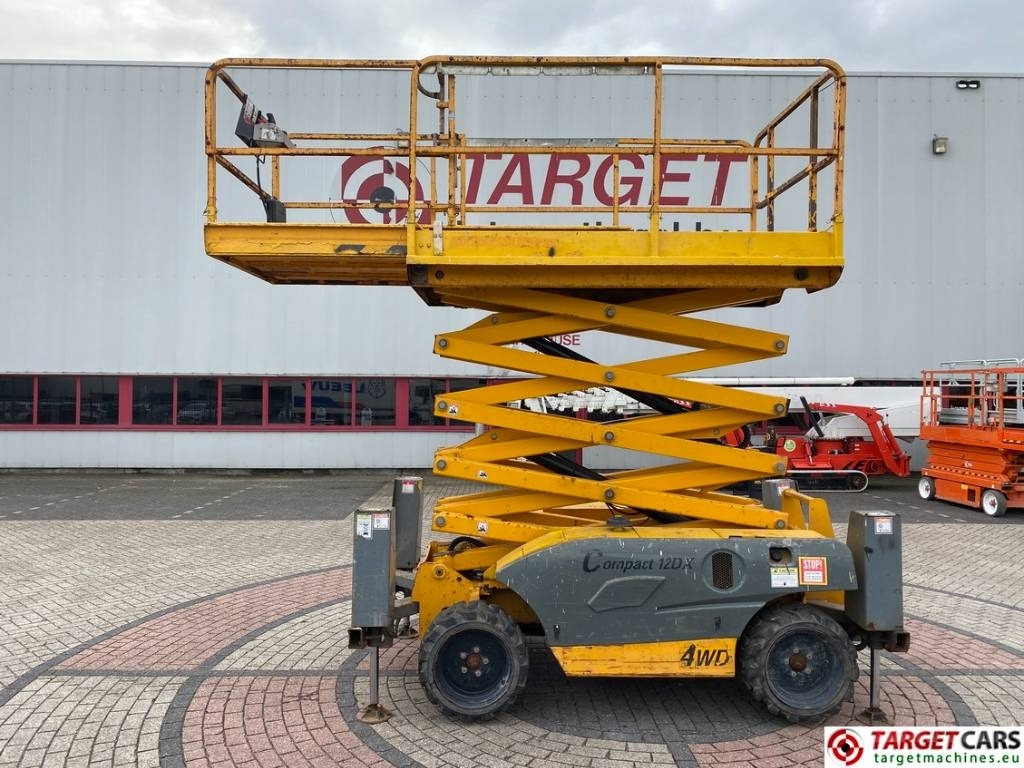 Haulotte Compact 12DX Diesel 4x4 Scissor Work Lift 1206cm - 시저 리프트 : 사진 5 Haulotte Compact 12DX Diesel 4x4 Scissor Work Lift 1206cm - 시저 리프트 : 사진 5