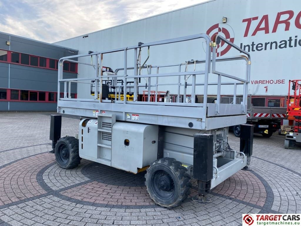 Haulotte H12SX Diesel 4x4 Scissor H12SDX Work Lift 1200cm - 시저 리프트 : 사진 4 Haulotte H12SX Diesel 4x4 Scissor H12SDX Work Lift 1200cm - 시저 리프트 : 사진 4