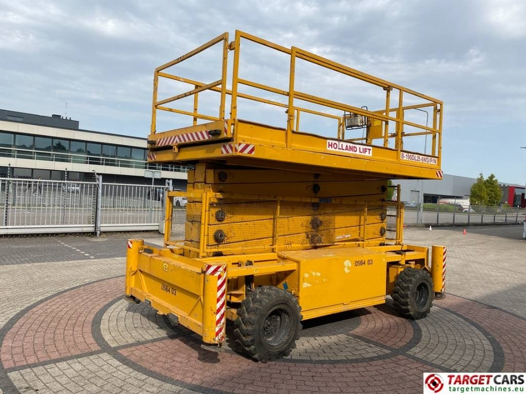 Holland Lift B195DL-25 4WD Diesel 4x4 Scissor Work Lift 2150cm - 시저 리프트 : 사진 3 Holland Lift B195DL-25 4WD Diesel 4x4 Scissor Work Lift 2150cm - 시저 리프트 : 사진 3