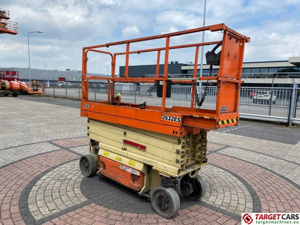 JLG 2632ES Electric Scissor Work Lift 977cm - 시저 리프트 : 사진 2 JLG 2632ES Electric Scissor Work Lift 977cm - 시저 리프트 : 사진 2