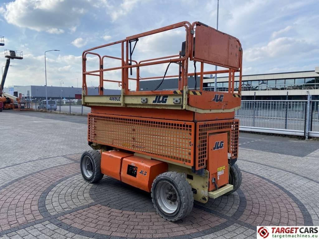 JLG 4069LE Electric Scissor Work Lift 1419cm - 시저 리프트 : 사진 2 JLG 4069LE Electric Scissor Work Lift 1419cm - 시저 리프트 : 사진 2