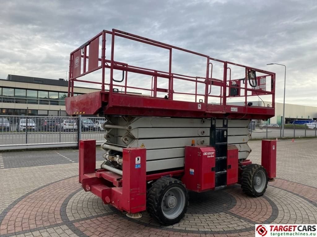 MEC 6092RT Diesel 4x4 Scissor Work Lift 2020cm - 시저 리프트 : 사진 3 MEC 6092RT Diesel 4x4 Scissor Work Lift 2020cm - 시저 리프트 : 사진 3
