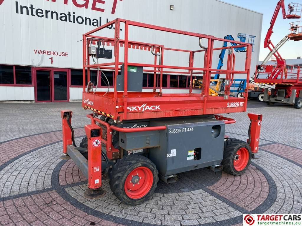 SkyJack SJ6826RT Diesel 4x4 Scissor 6826 Work Lift 992cm - 시저 리프트 : 사진 1 SkyJack SJ6826RT Diesel 4x4 Scissor 6826 Work Lift 992cm - 시저 리프트 : 사진 1