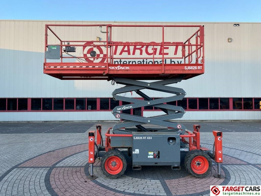 SkyJack SJ6826RT Diesel 4x4 Scissor 6826 Work Lift 992cm - 시저 리프트 : 사진 5 SkyJack SJ6826RT Diesel 4x4 Scissor 6826 Work Lift 992cm - 시저 리프트 : 사진 5