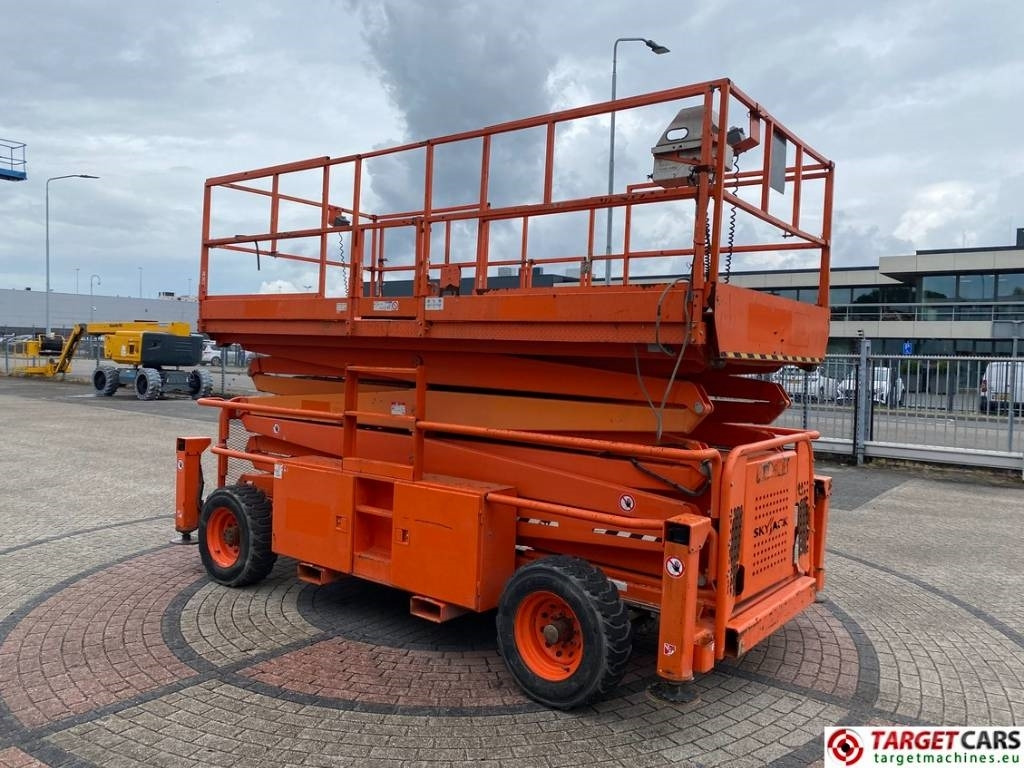 SkyJack SJ9250 RT Diesel 4x4 Scissor Work Lift 1720cm - 시저 리프트 : 사진 2 SkyJack SJ9250 RT Diesel 4x4 Scissor Work Lift 1720cm - 시저 리프트 : 사진 2