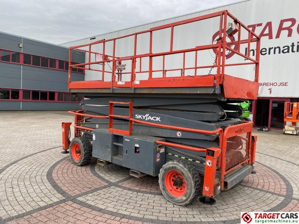 SkyJack SJ9250 RT Diesel 4x4 Scissor Work Lift 1720cm - 시저 리프트 : 사진 4 SkyJack SJ9250 RT Diesel 4x4 Scissor Work Lift 1720cm - 시저 리프트 : 사진 4