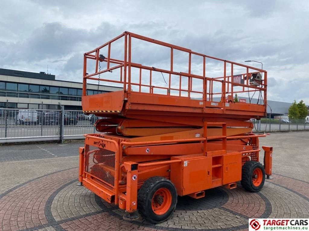 SkyJack SJ9250 RT Diesel 4x4 Scissor Work Lift 1720cm - 시저 리프트 : 사진 3 SkyJack SJ9250 RT Diesel 4x4 Scissor Work Lift 1720cm - 시저 리프트 : 사진 3