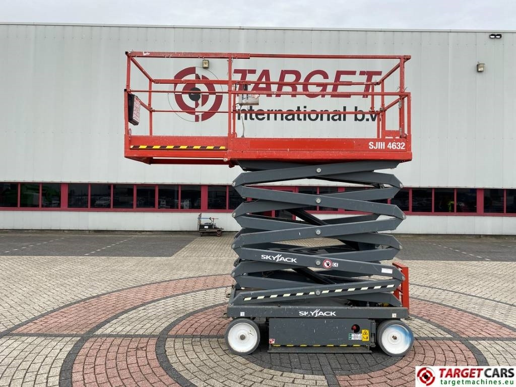 SkyJack SJIII-4632 Electric 4632 Scissor Work Lift 1170cm - 시저 리프트 : 사진 5 SkyJack SJIII-4632 Electric 4632 Scissor Work Lift 1170cm - 시저 리프트 : 사진 5