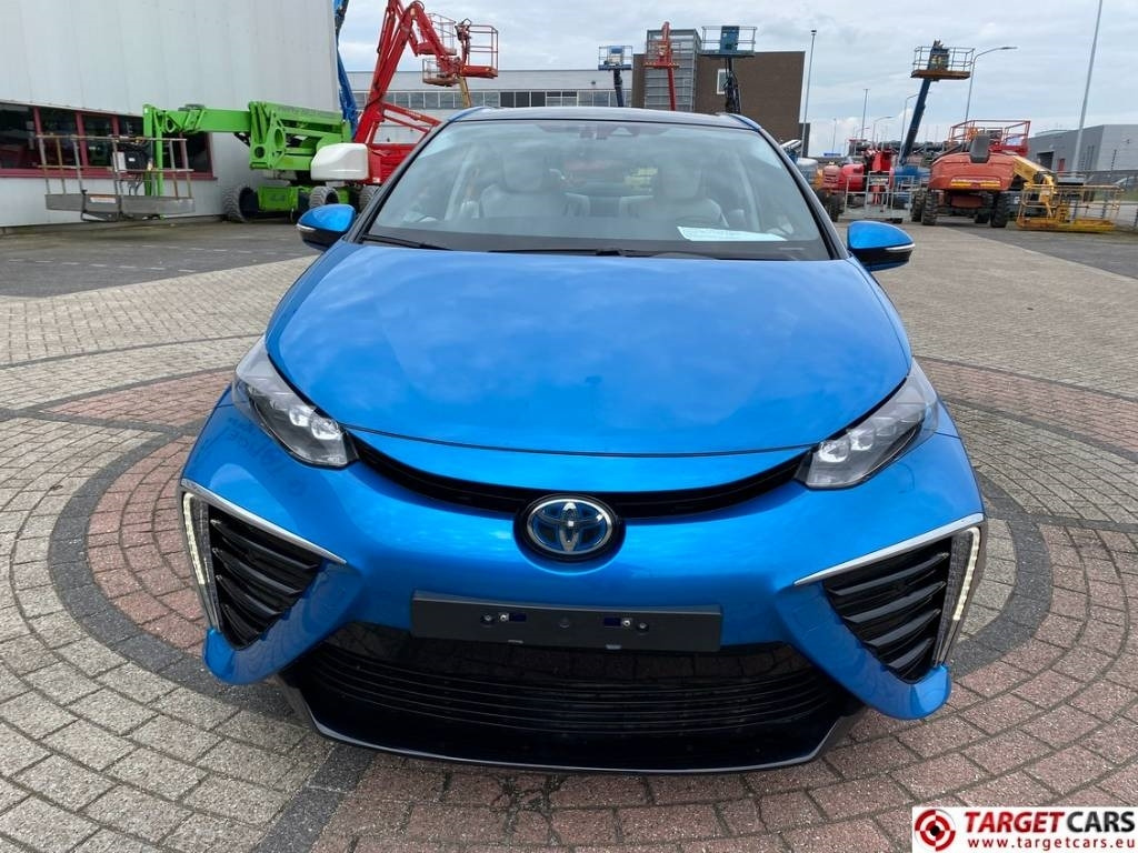 Toyota Mirai FCV HydroGen FuelCell - 세단 : 사진 2 Toyota Mirai FCV HydroGen FuelCell - 세단 : 사진 2