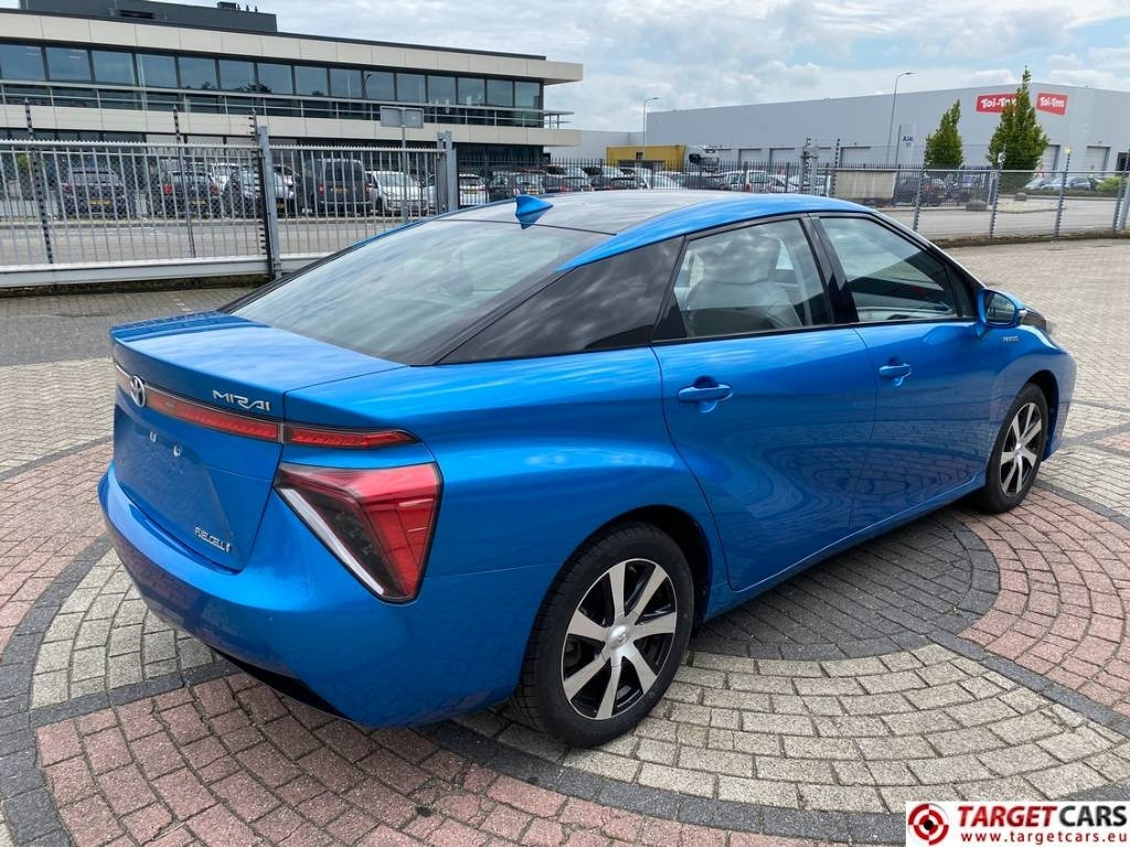 Toyota Mirai FCV HydroGen FuelCell - 세단 : 사진 4 Toyota Mirai FCV HydroGen FuelCell - 세단 : 사진 4