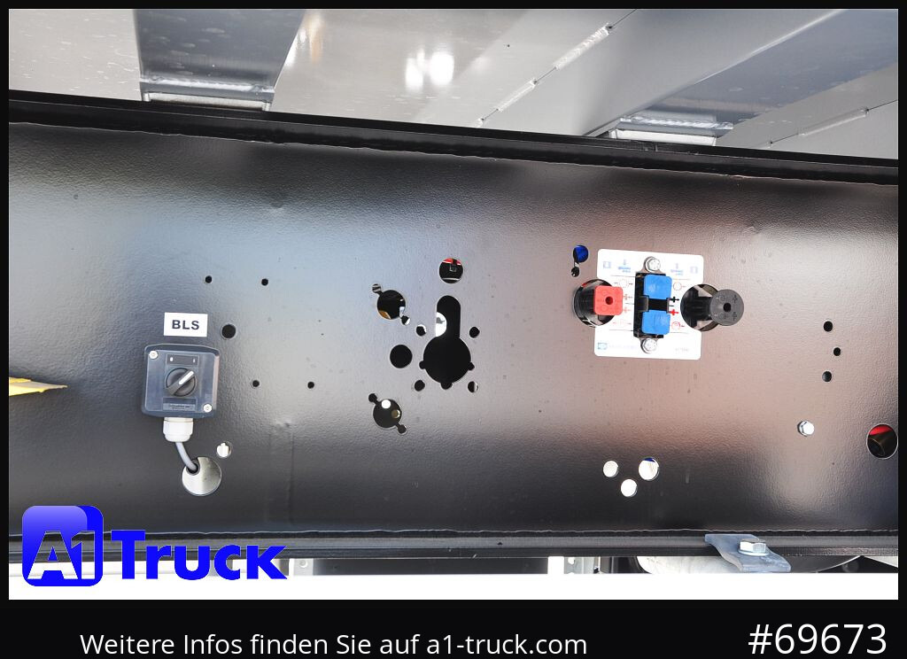 REISCH RHKS, Alu-Kippmulde 54m³, Kombitüren, Alufelgen, Liftachse, - 덤프 세미 트레일러 : 사진 4 REISCH RHKS, Alu-Kippmulde 54m³, Kombitüren, Alufelgen, Liftachse, - 덤프 세미 트레일러 : 사진 4