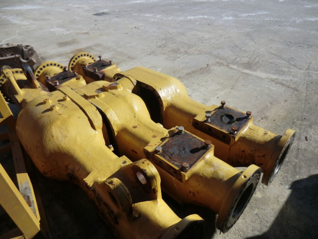 Caterpillar 735 ALLOGGIAMENTO ASSALE POSTERIORE - 뒷 차축 건설기계 용 : 사진 3 Caterpillar 735 ALLOGGIAMENTO ASSALE POSTERIORE - 뒷 차축 건설기계 용 : 사진 3