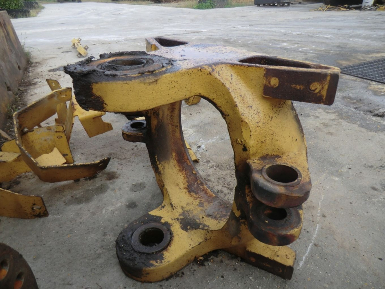 Caterpillar 735 Supporto perno snodo centrale - 보디 및 외관 건설기계 용 : 사진 3 Caterpillar 735 Supporto perno snodo centrale - 보디 및 외관 건설기계 용 : 사진 3