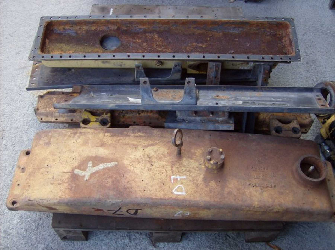 Caterpillar 816B VASCHETTE RADIATORI - 보디 및 외관 건설기계 용 : 사진 1 Caterpillar 816B VASCHETTE RADIATORI - 보디 및 외관 건설기계 용 : 사진 1