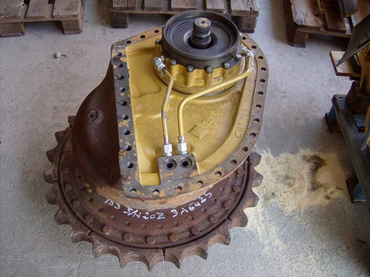 Caterpillar 953 RIDUTTORE DI TRASLAZIONE DESTRO COMPLETO DI RUOTA MOTRICE 3A6425 - 변속기 건설기계 용 : 사진 1 Caterpillar 953 RIDUTTORE DI TRASLAZIONE DESTRO COMPLETO DI RUOTA MOTRICE 3A6425 - 변속기 건설기계 용 : 사진 1