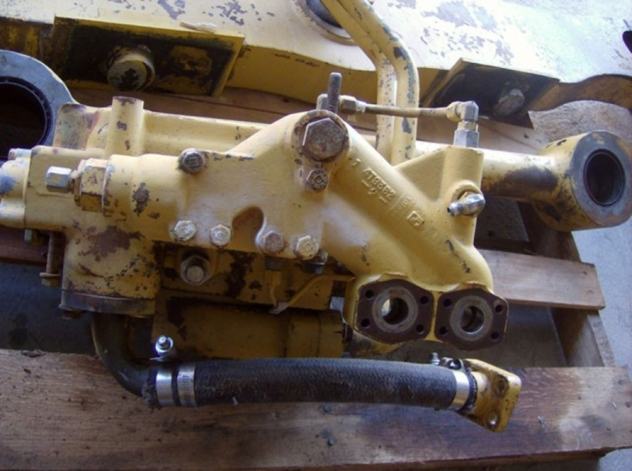 Caterpillar 963 DISTRIBUTORE IDRAULICO - 유압 밸브 건설기계 용 : 사진 3 Caterpillar 963 DISTRIBUTORE IDRAULICO - 유압 밸브 건설기계 용 : 사진 3