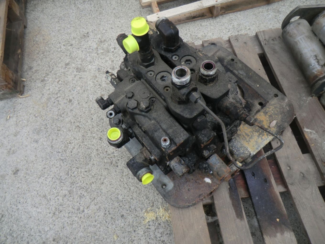 Caterpillar 963D DISTRIBUTORE - 유압 밸브 건설기계 용 : 사진 4 Caterpillar 963D DISTRIBUTORE - 유압 밸브 건설기계 용 : 사진 4