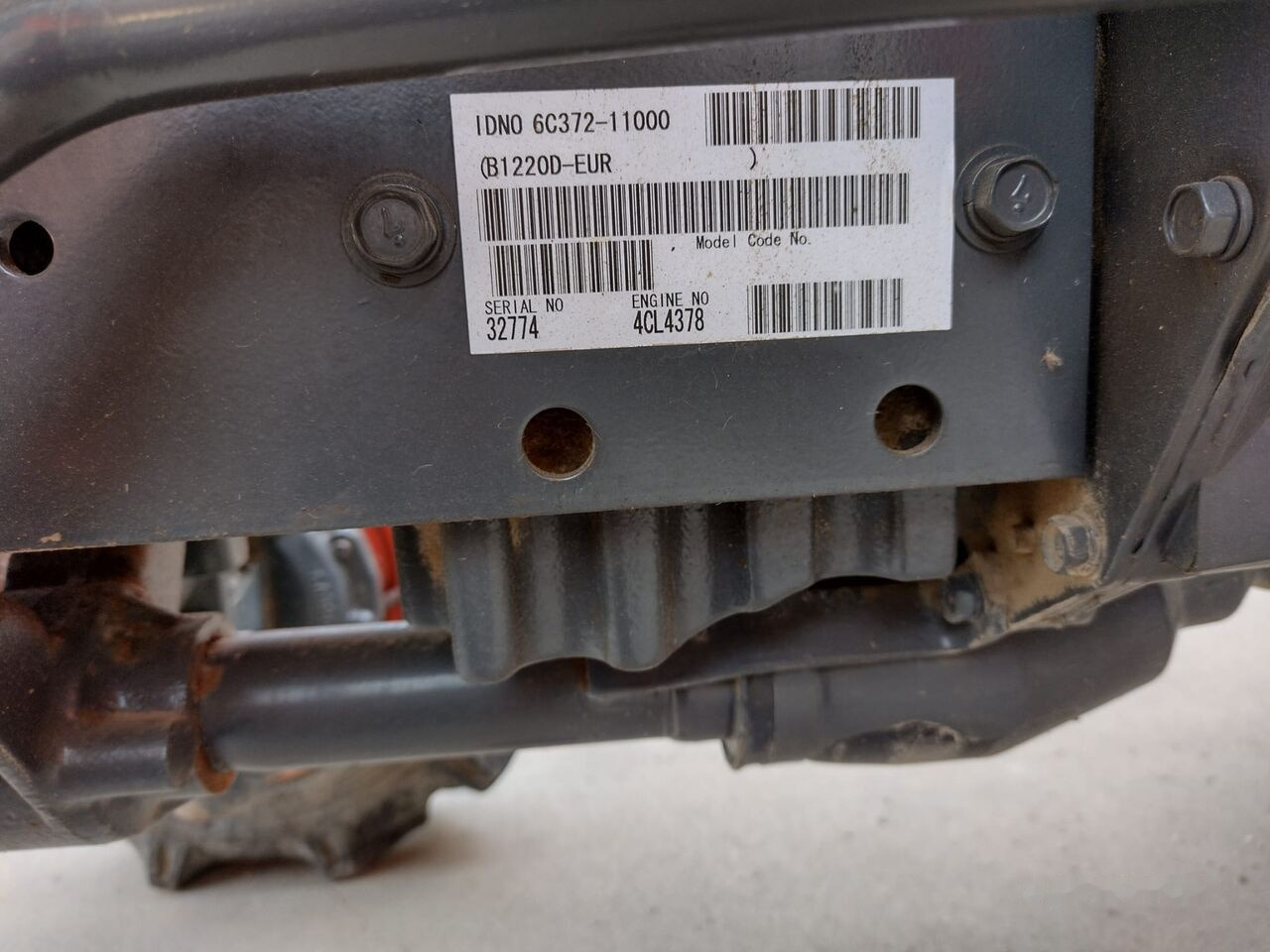 Kubota B1220 - 스트래들 트랙터 : 사진 3 Kubota B1220 - 스트래들 트랙터 : 사진 3