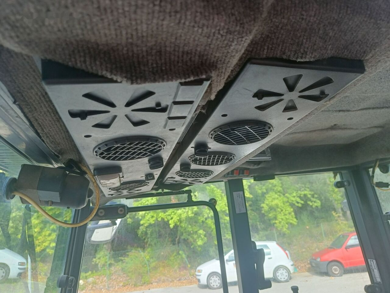 장궤형 트랙터 Massey Ferguson 383 : 사진 6 장궤형 트랙터 Massey Ferguson 383 : 사진 6