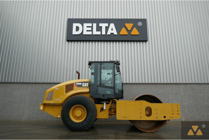 Caterpillar CS68B - 롤러 : 사진 2 Caterpillar CS68B - 롤러 : 사진 2