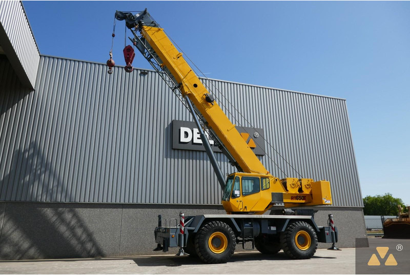 Grove RT650E - 험한 지형 크레인 : 사진 4 Grove RT650E - 험한 지형 크레인 : 사진 4