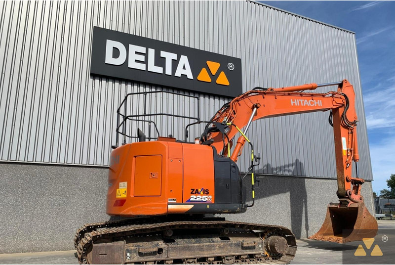 Hitachi ZX225USLC-6 - 크롤러 굴삭기 : 사진 5 Hitachi ZX225USLC-6 - 크롤러 굴삭기 : 사진 5