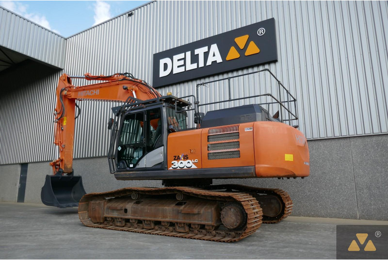 Hitachi ZX300LC-6 - 크롤러 굴삭기 : 사진 4 Hitachi ZX300LC-6 - 크롤러 굴삭기 : 사진 4