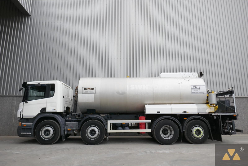 트럭 Scania P380 8x2 : 사진 1
