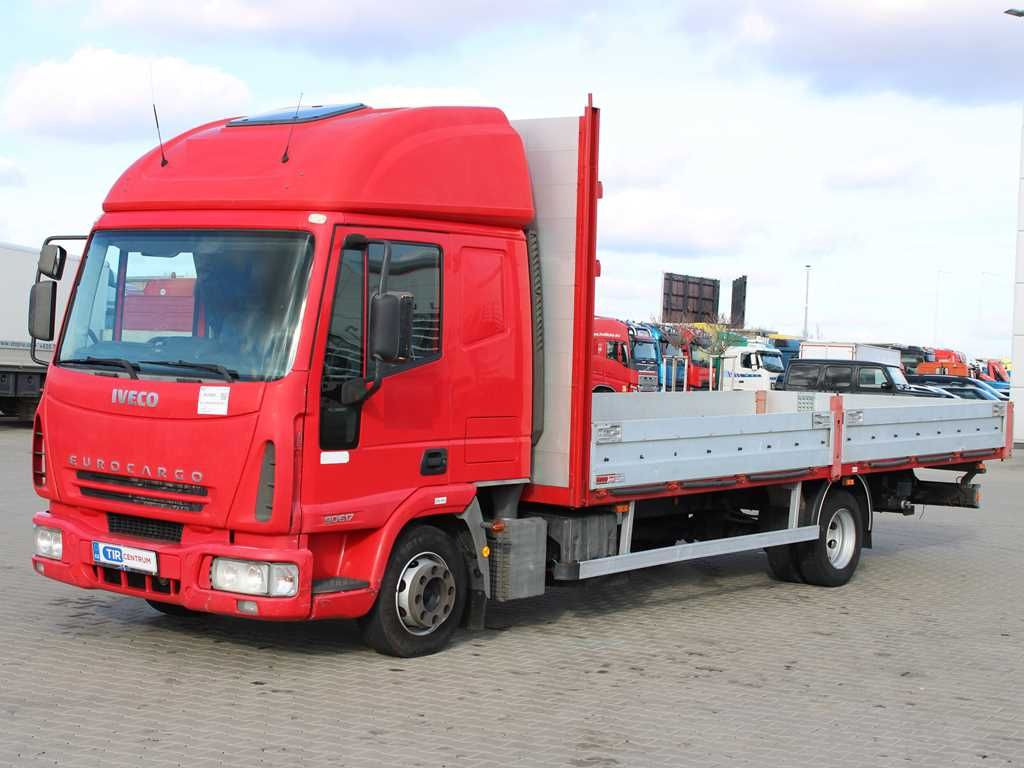 Iveco EUROCARGO ML 90E17, EURO 3, PNEU 80% - 커튼사이더 트럭 : 사진 1 Iveco EUROCARGO ML 90E17, EURO 3, PNEU 80% - 커튼사이더 트럭 : 사진 1