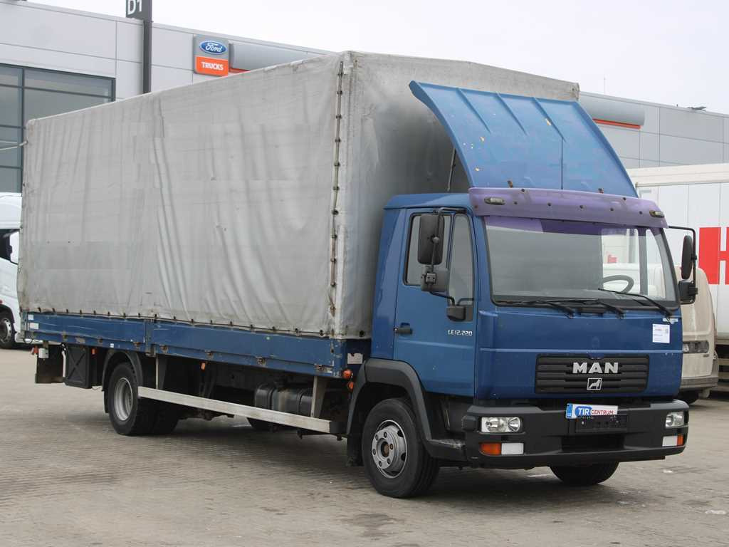 MAN LE 12.220, EURO 3, HYDRAULIC FRONT, TIRES 80% - 커튼사이더 트럭 : 사진 3 MAN LE 12.220, EURO 3, HYDRAULIC FRONT, TIRES 80% - 커튼사이더 트럭 : 사진 3
