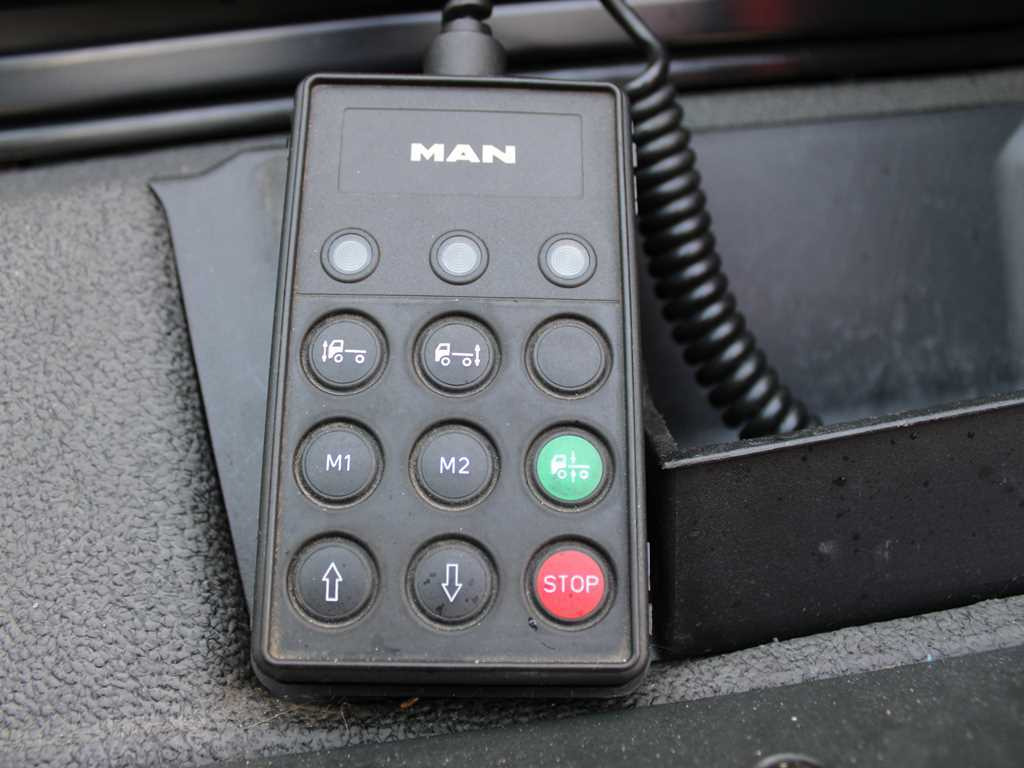 트랙터 유닛 MAN TGX 18.500, LOWDECK, NAVIGATION, RETARDER, EURO 6 : 사진 6 트랙터 유닛 MAN TGX 18.500, LOWDECK, NAVIGATION, RETARDER, EURO 6 : 사진 6