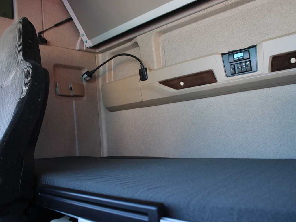 트랙터 유닛 MAN TGX 470, RETARDER, EURO 6, INDEPENDENT AIR CONDITIONING, NAVIGATION : 사진 16