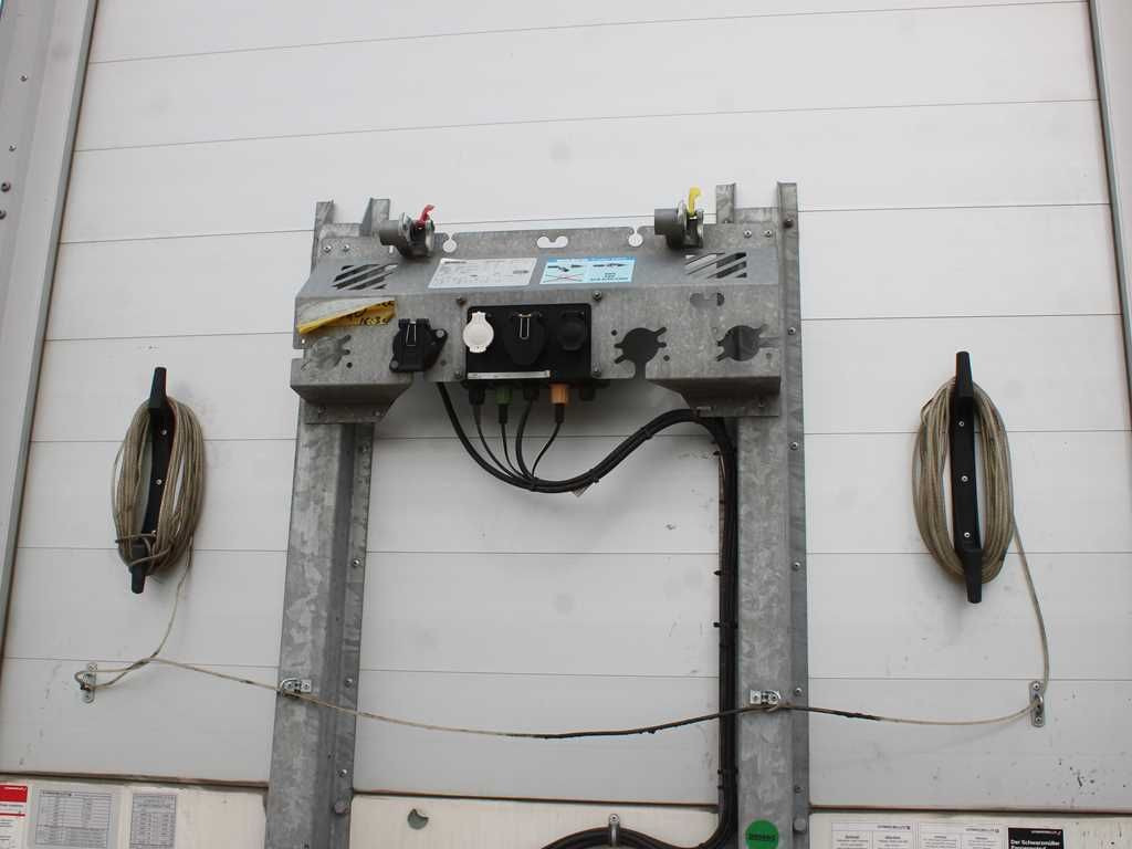 Schwarzmüller SPA 3/E, MULTILOCK, LIFTING AXLE, SAF, MULDA - 커튼사이더 세미 트레일러 : 사진 5 Schwarzmüller SPA 3/E, MULTILOCK, LIFTING AXLE, SAF, MULDA - 커튼사이더 세미 트레일러 : 사진 5