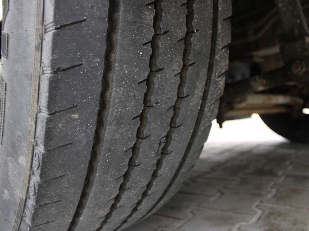 커튼사이더 트럭 Volvo FL 240, EURO 5, HYDRAULIC FRONT, TIRES 80% : 사진 20 커튼사이더 트럭 Volvo FL 240, EURO 5, HYDRAULIC FRONT, TIRES 80% : 사진 20