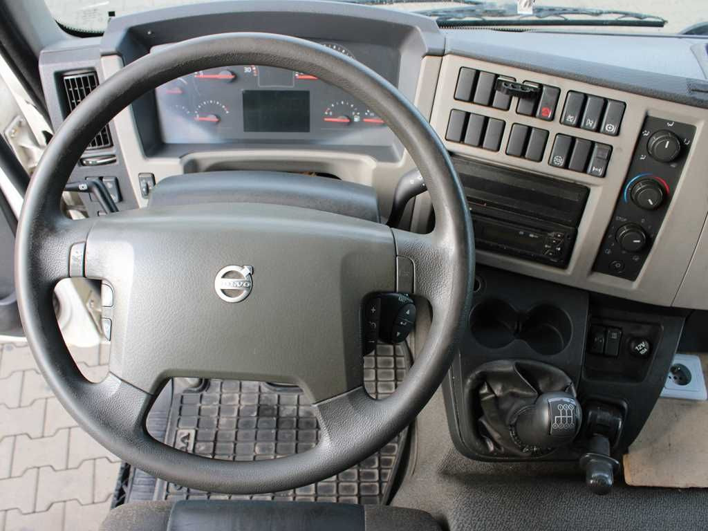 커튼사이더 트럭 Volvo FL 240, SLEEPING CABIN, EURO 6, VEB+ : 사진 10