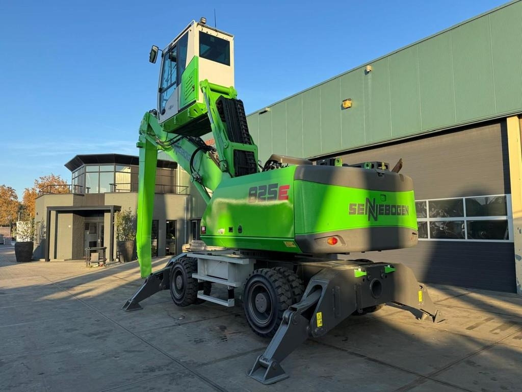 Sennebogen 825M E - 폐기물/ 산업 처리기 : 사진 2 Sennebogen 825M E - 폐기물/ 산업 처리기 : 사진 2