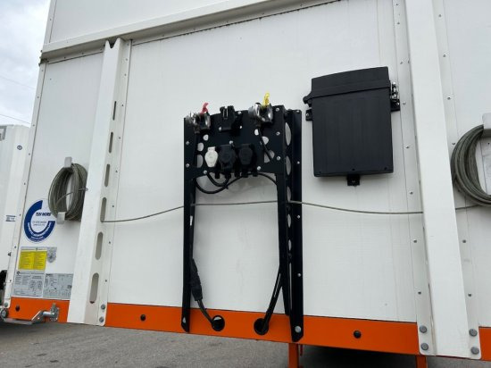 Berger SAPL 24 LTN Light, 5730 kg, 1A lift, 3A gelenkt - 커튼사이더 세미 트레일러 : 사진 5 Berger SAPL 24 LTN Light, 5730 kg, 1A lift, 3A gelenkt - 커튼사이더 세미 트레일러 : 사진 5