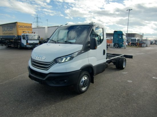 Iveco Daily 40 - 180 Fahrgestell, E6 Automatik 2 Stück verfügbar - 캡 새시 트럭 : 사진 1 Iveco Daily 40 - 180 Fahrgestell, E6 Automatik 2 Stück verfügbar - 캡 새시 트럭 : 사진 1