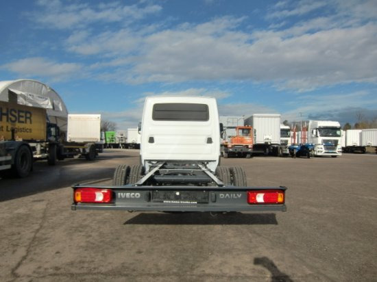 Iveco Daily 40 - 180 Fahrgestell, E6 Automatik 2 Stück verfügbar - 캡 새시 트럭 : 사진 5 Iveco Daily 40 - 180 Fahrgestell, E6 Automatik 2 Stück verfügbar - 캡 새시 트럭 : 사진 5