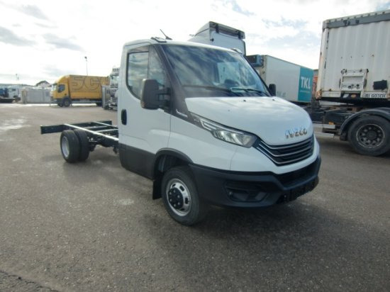 Iveco Daily 40 - 180 Fahrgestell, E6 Automatik 2 Stück verfügbar - 캡 새시 트럭 : 사진 3 Iveco Daily 40 - 180 Fahrgestell, E6 Automatik 2 Stück verfügbar - 캡 새시 트럭 : 사진 3